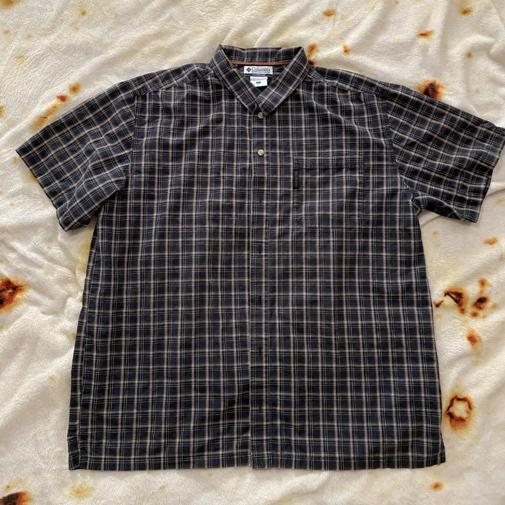 Columbia T Shirt Size XL color gray